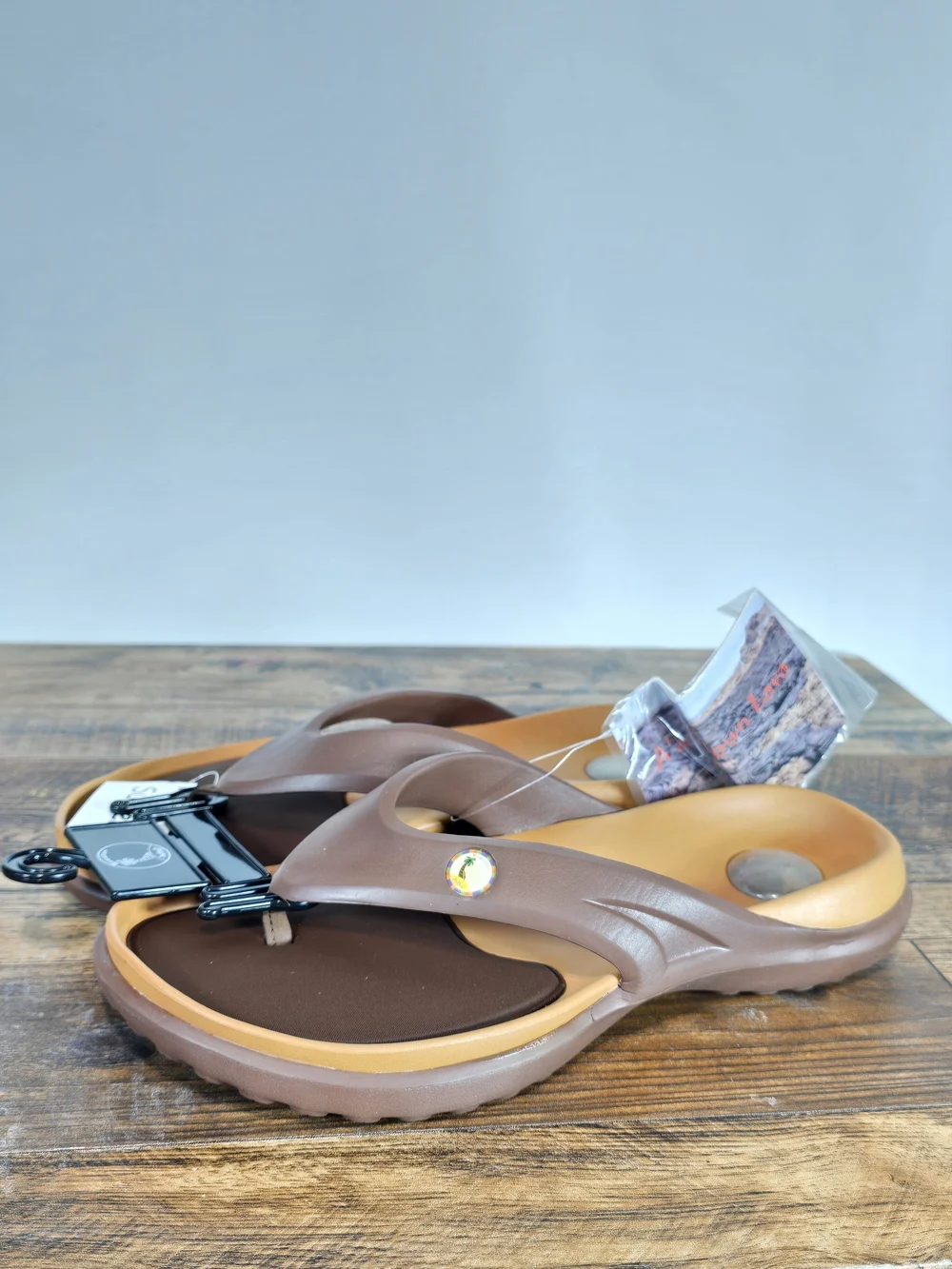 Men's Brown and Tan Men's Flip Flop Sandals Size 7
